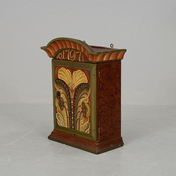 VÄGGSKÅP, allmoge, 1800-tal.
