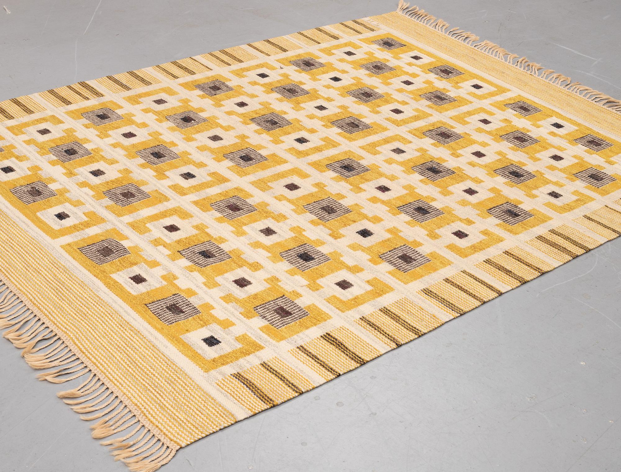 Berit Koenig, matta, "Tjuven i Bagdad, gul", rölakan, ca 238,5 x 177 cm, signerad SH BK.