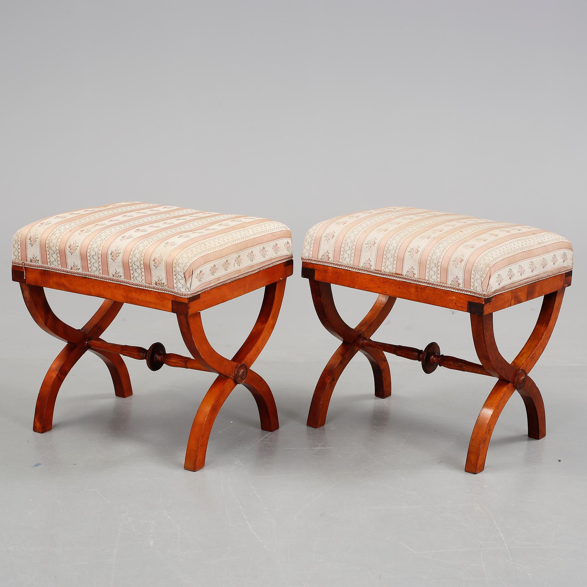 TABURETTER, 2 st, 1800-tal.