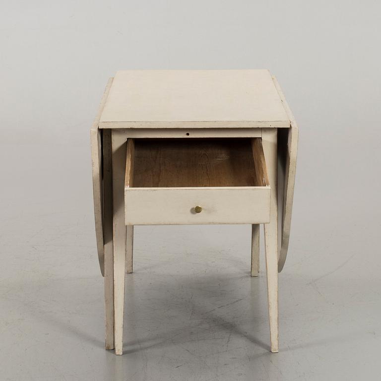 A swedish 19th century table.