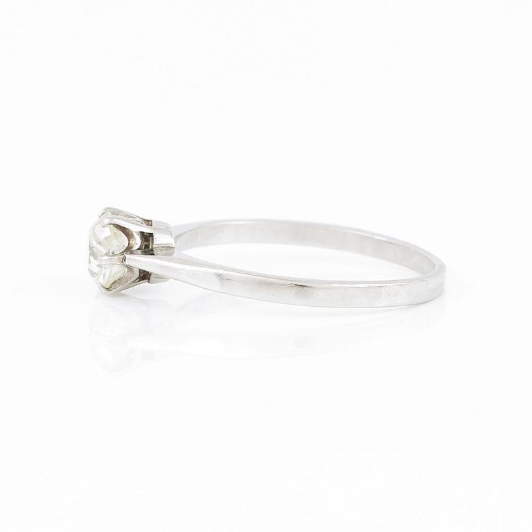 ENSTENSRING, platina, gammalslipad diamant, ca 0,40 ct, Stockholm 1945. Vikt ca 2 gram.