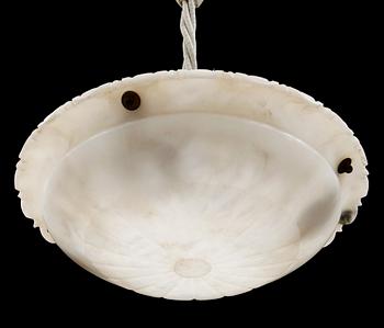 TAKLAMPA, alabaster, 1900-talets första hälft. Höjd ca 55 cm.
