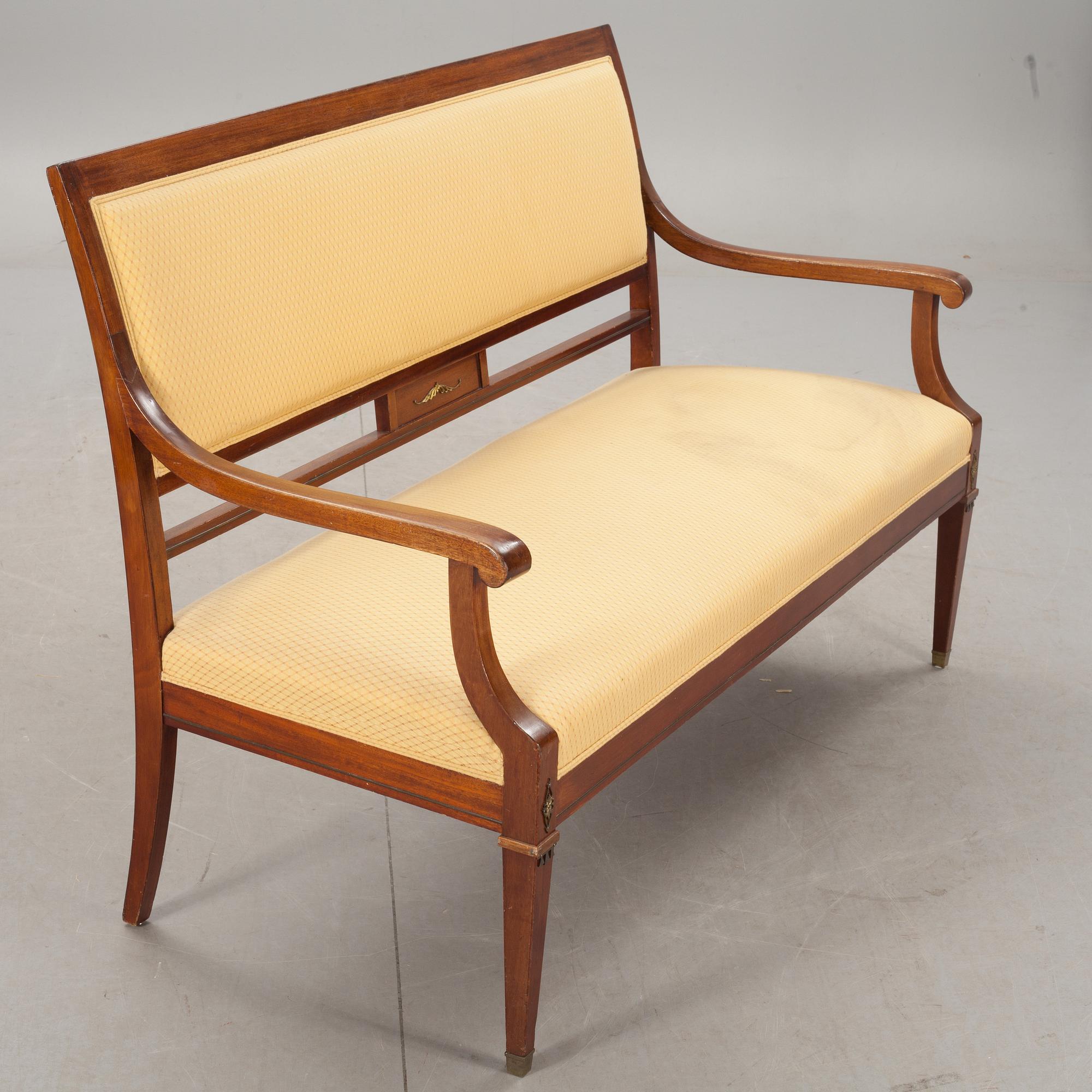 SOFFA, GUSTAVIANSK STIL, 1900-TALETS FÖRSTA HÄLFT.