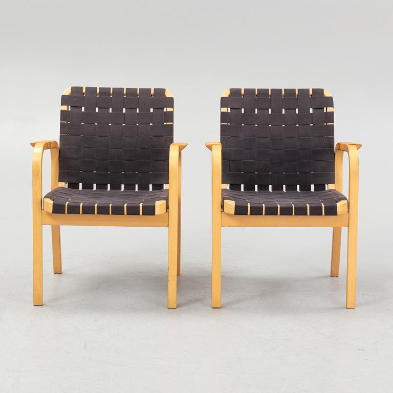 Alvar Aalto, karmstolar, ett par modell 45, Artek 2000-tal.