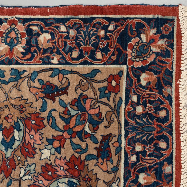 A CARPET, an antique Esfahan, ca 480,5 x 350 cm.