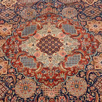Matto, semi-antique Tabriz, ca 357,5 x 253,5-263 cm.