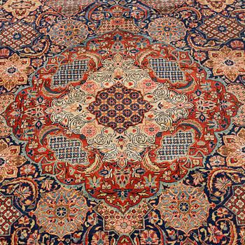 A carpet, semi-antique Tabriz, ca 357,5 x 253,5-263 cm.