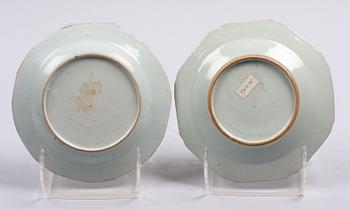 ASSIETTER, 2 st, porslin, Qianlong, Kina, 1700-tal.