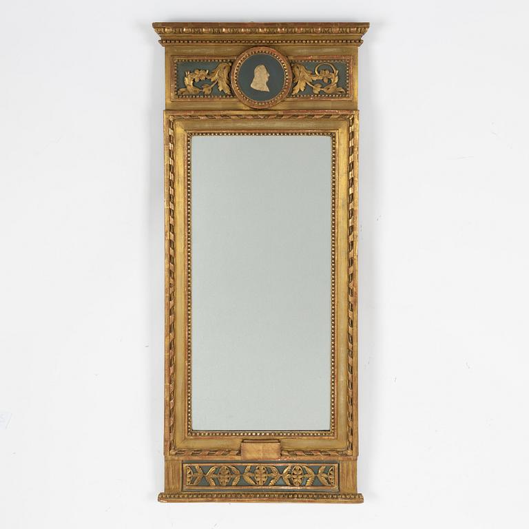 Spegel, sent 1700-tal, Sengustaviansk.