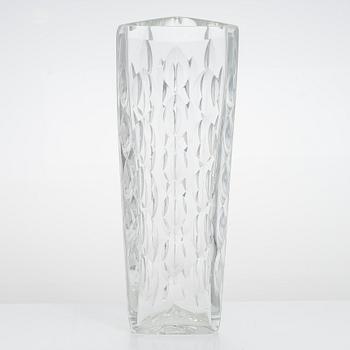 Saara Hopea, a' 1498 / K5 16'' vase for Nuutajärvi Notsjö.