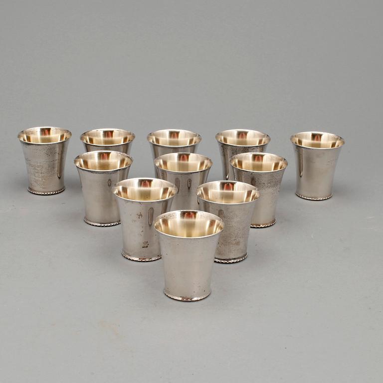 BÄGARE, 11+1, silver, Öijving Juvelerare, Gävle/Stockholm, 1948. Vikt ca 278g.