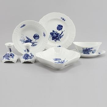 SERVISDELAR, 20 st, porslin, "Blå Blomst", Royal Copenhagen, 1900-talets andra hälft.