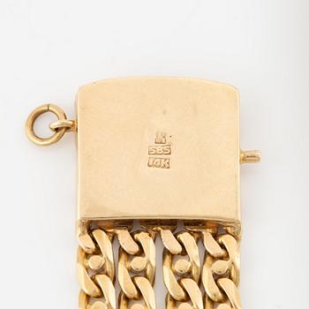 Necklace 14K gold with an opal and round brilliant-cut diamonds.