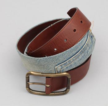 PUMPS samt BÄLTE. Dolce & Gabbana.