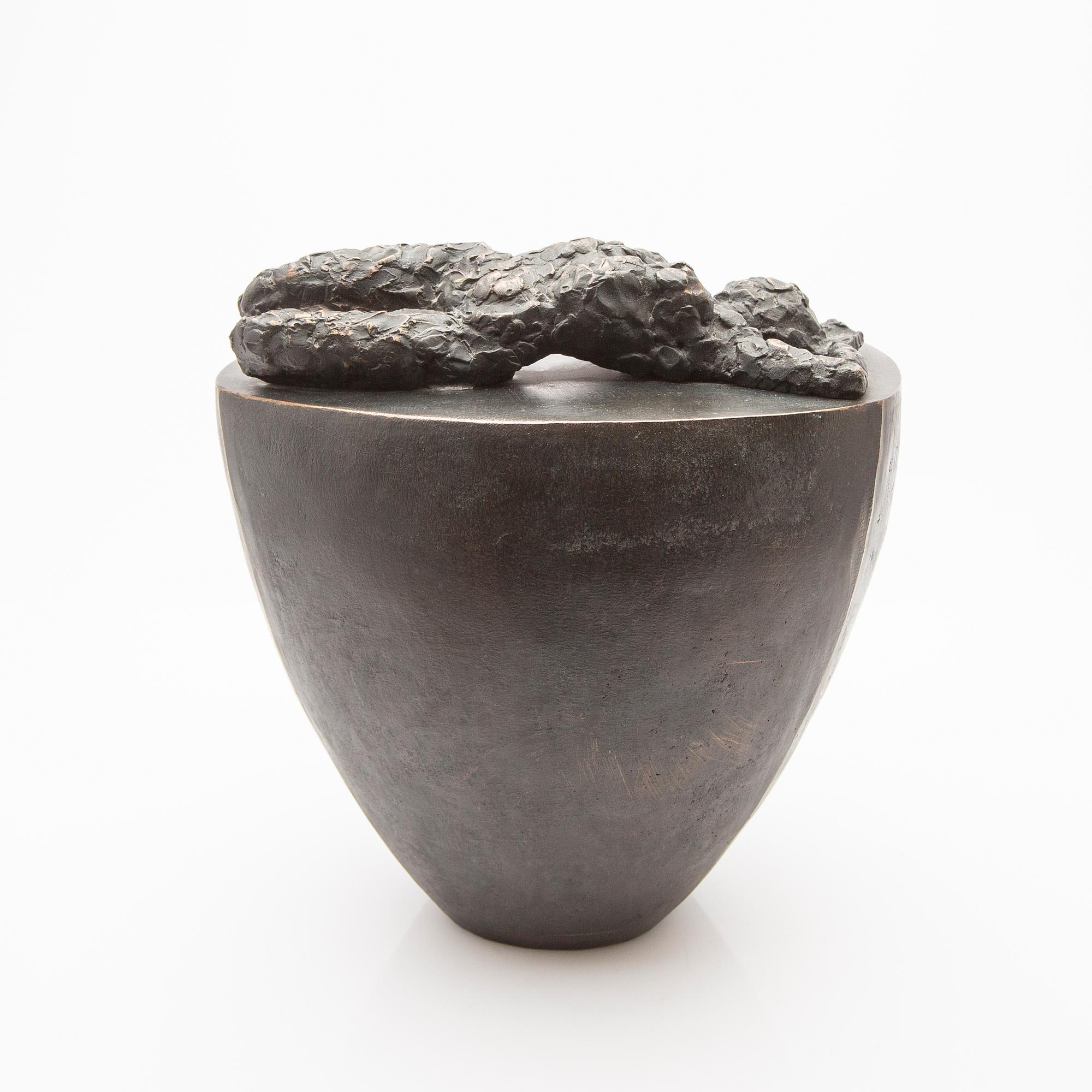 Vivianne Geijer, Recumbent model, bronze.