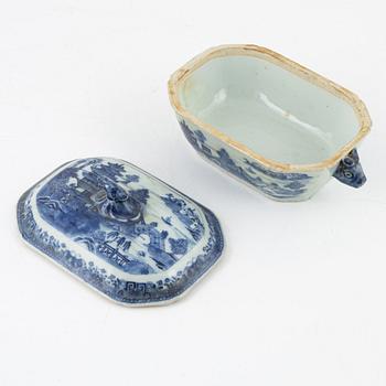 Parts of a dining service, 45 pieces, porcelain, China, mostly Qianlong (1736-95).