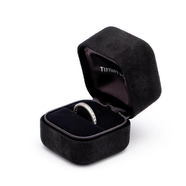 RING, helallians, Tiffany & Co, platina, briljantslipade diamanter tot ca1,07ct.