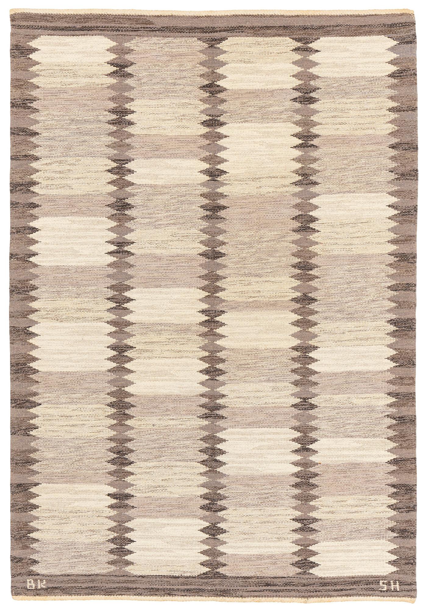 Berit Koenig, matta "Viggen", rölakan, ca  203 x 140 cm, signed BK SH.
