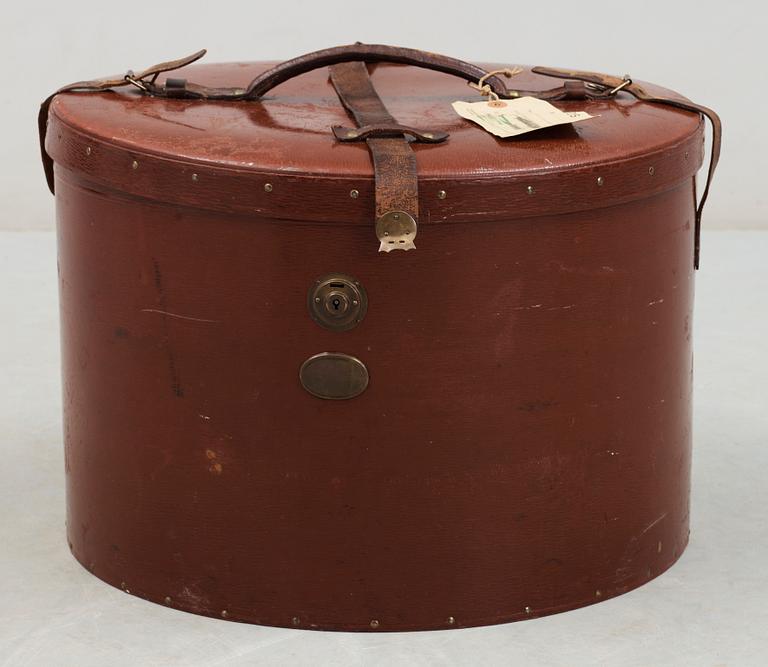 HATTASK, 1900-talets första hälft.