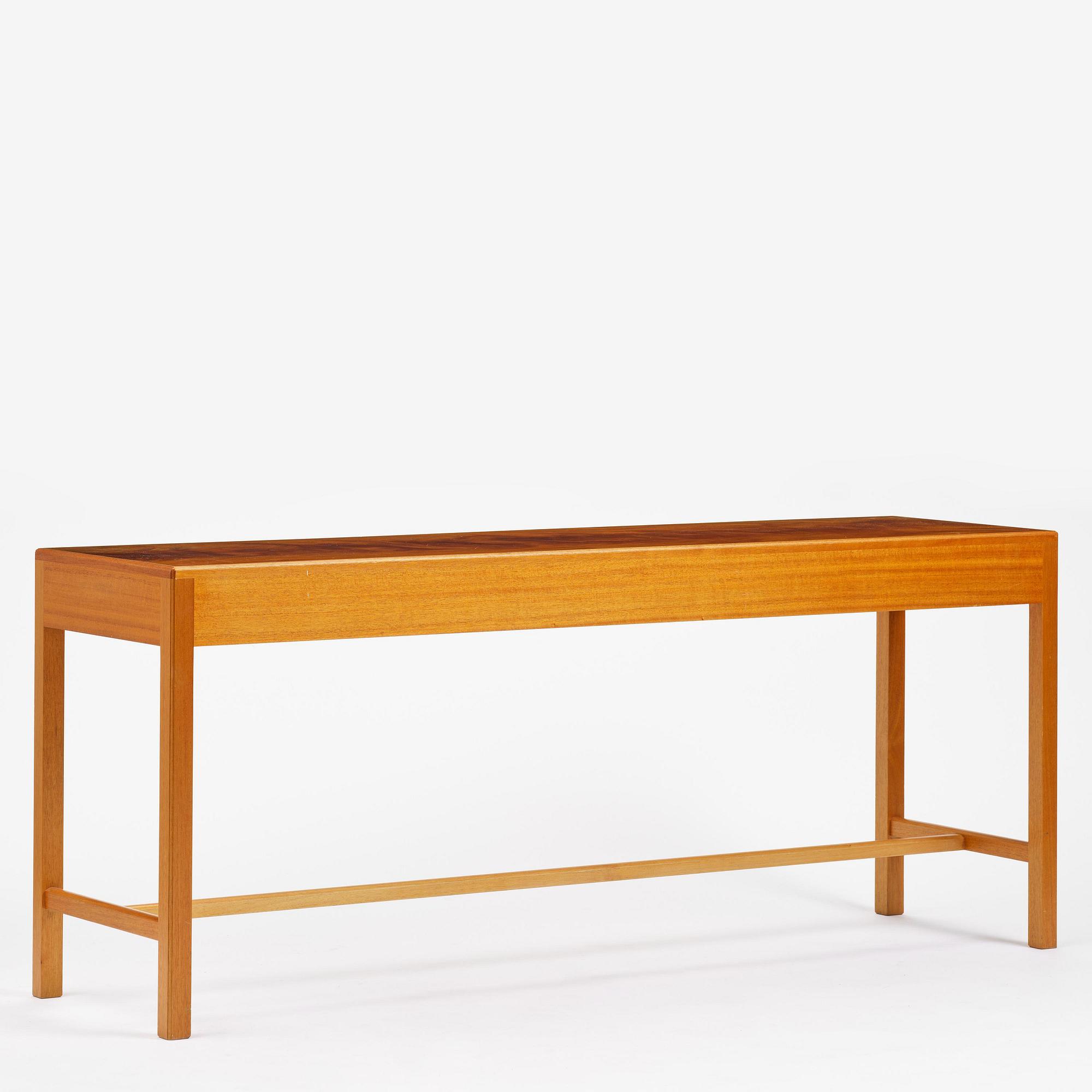 Josef Frank, sideboard, modell 821, Firma Svenskt Tenn, efter 1985.