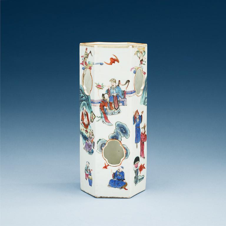 A famille rose lantern/hat stand, Qing dynasty, 19th Century.