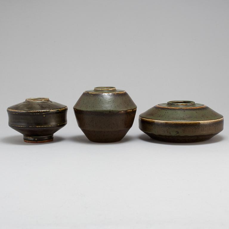 CARL-HARRY STÅLHANE, 3 unique stoneware vases, Rörstrand 1957.