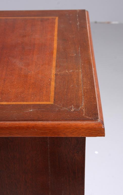 SALONGSBORD, Karl Johan, 1800-tal.