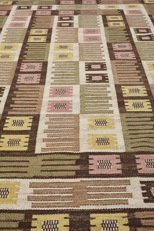 Märta Måås-Fjetterström, MATTO, "Nyponblomman", flat weave, ca 308 x 198 cm, signed AB MMF.