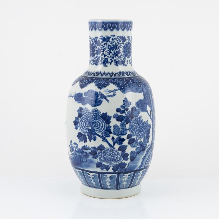 A blue and white vase, China, early 20th Century.