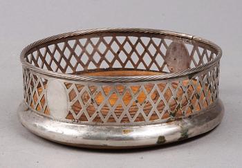 COASTER, silver. Otydliga stämplar. 1800/1900-tal.