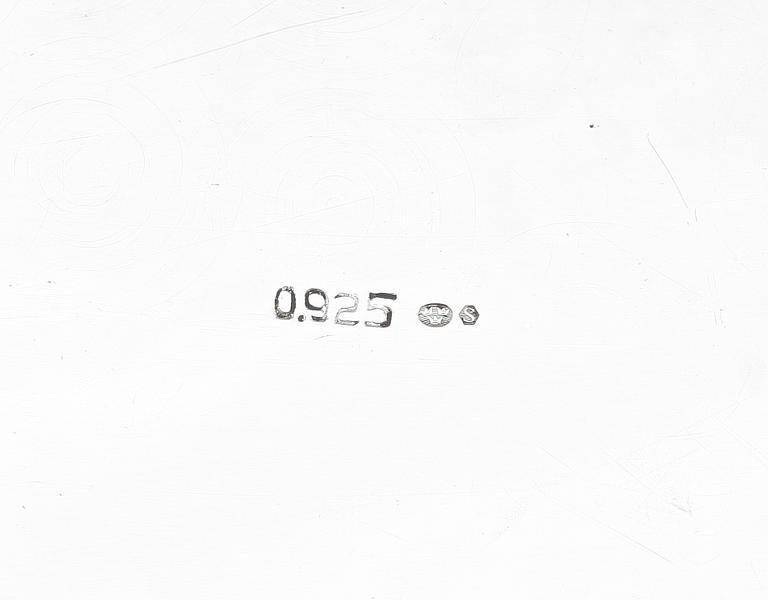 BRICKA, silver 925, svenska importstämplar, 1900-talets första hälft. Vikt ca 2863 g.