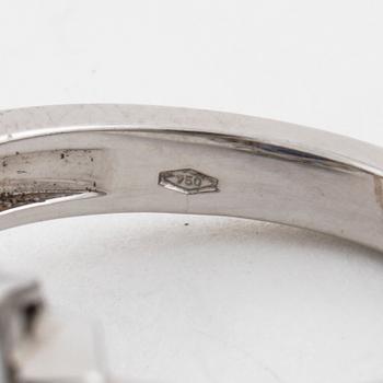 RING, med safir 7.49 ct och baguetteslipade diamanter.