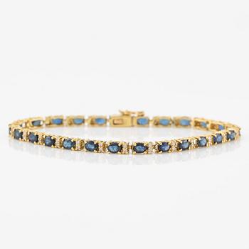 Bracelet, 18K gold with sapphires and brilliant-cut diamonds.