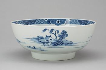 A blue and white bowl, Qing Dynasty, Qianlong (1736-95).