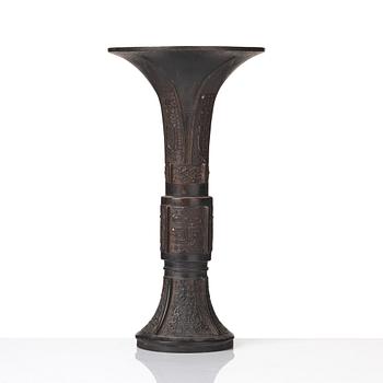 A bronze ritual wine vessel (gu), presumably late Mingdynasty (1368-1644).
