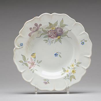 TALLRIKAR, nio stycken, fajans. Rörstrand, 1700-tal.