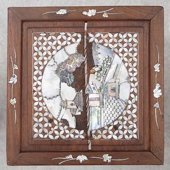 Satsbord, 4 delar, Kina, 1900-talets första hälft.