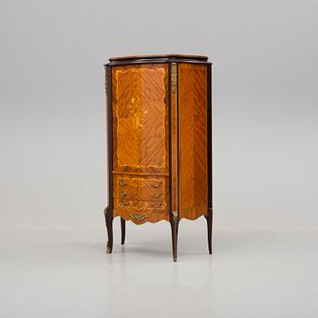SKÅP, Louis XVI-stil, 1900-talets mitt.