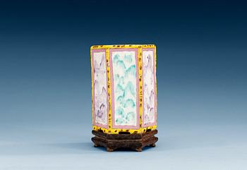 1594. A famille rose hexagonal brushpot, Qing dynasty, 18th Century.