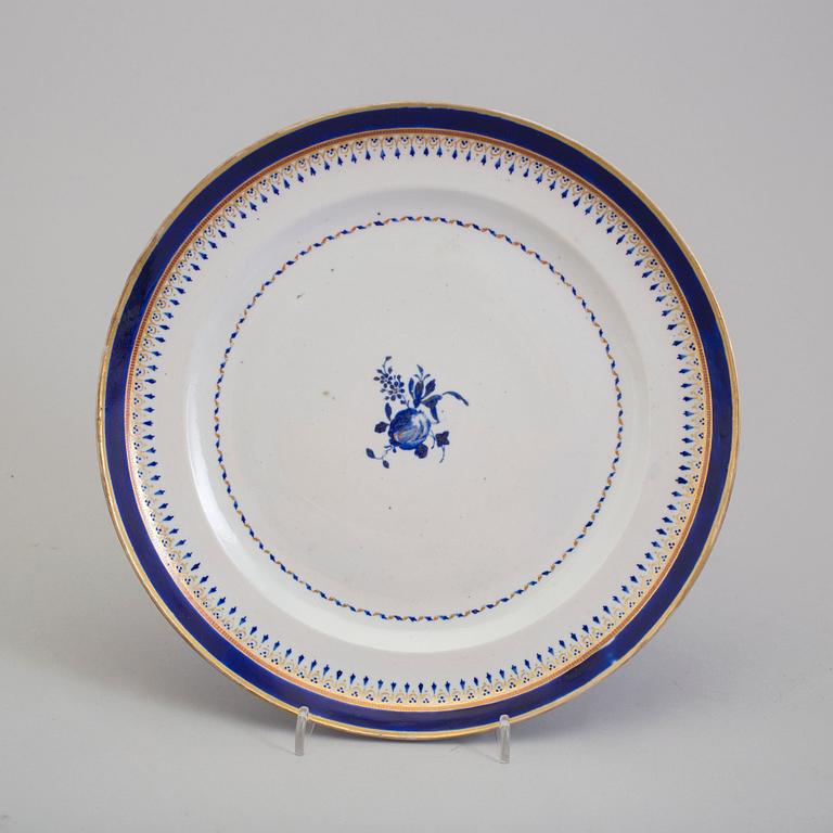 Four blue and white export porcelain plates, Qing dynasty, 19th century.