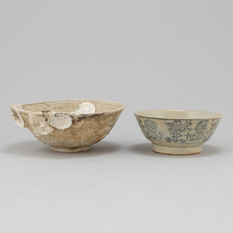 Two Chinese porcelain bowls, probably Ming.