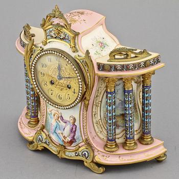 BORDSUR, porslin, 1800/1900-tal.