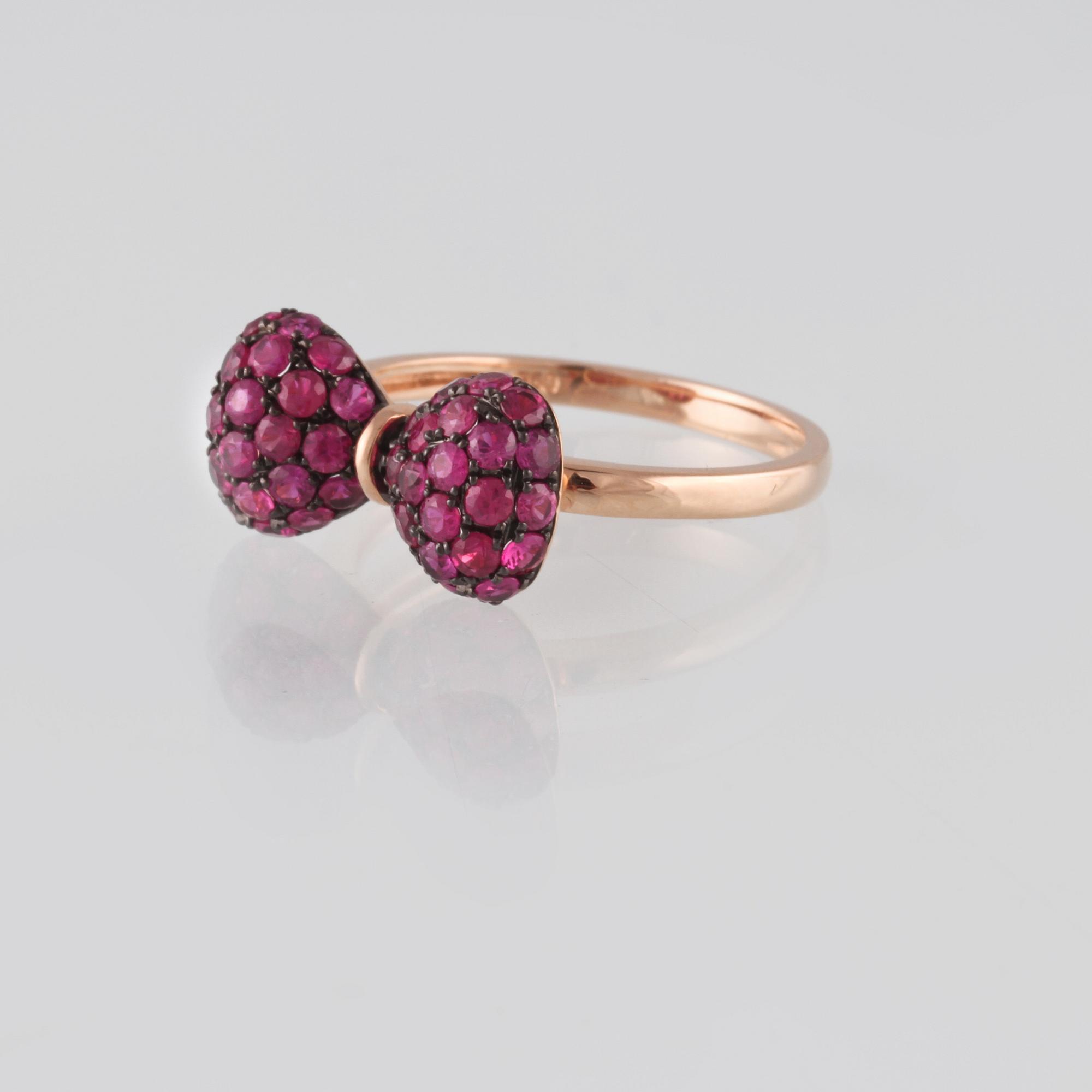 RING, 18K guld med fasettslipade rubiner ca 1.25 ct. Vikt 2,9 gram.