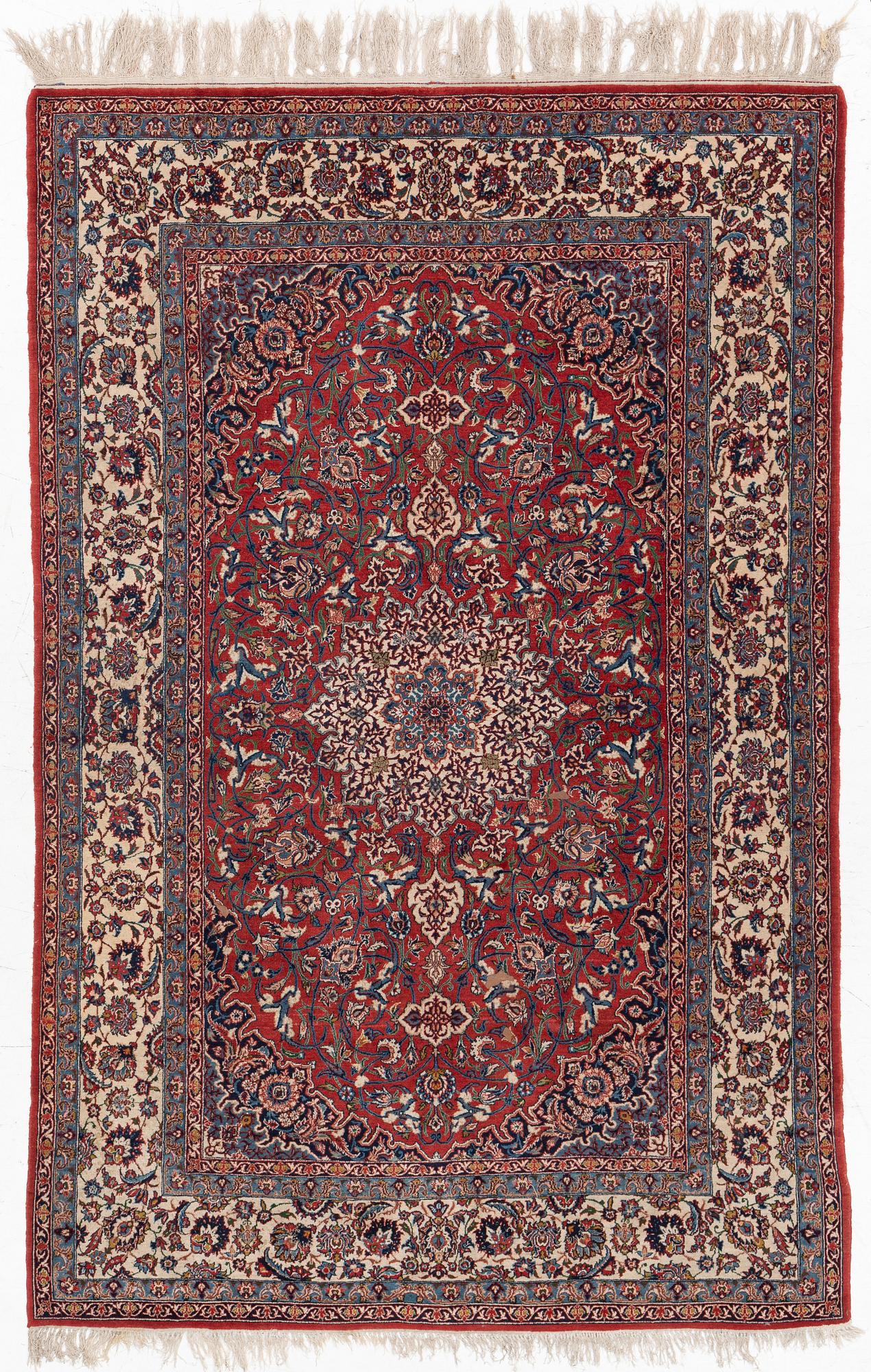 An Isfahan rug, c. 225 x 150 cm.