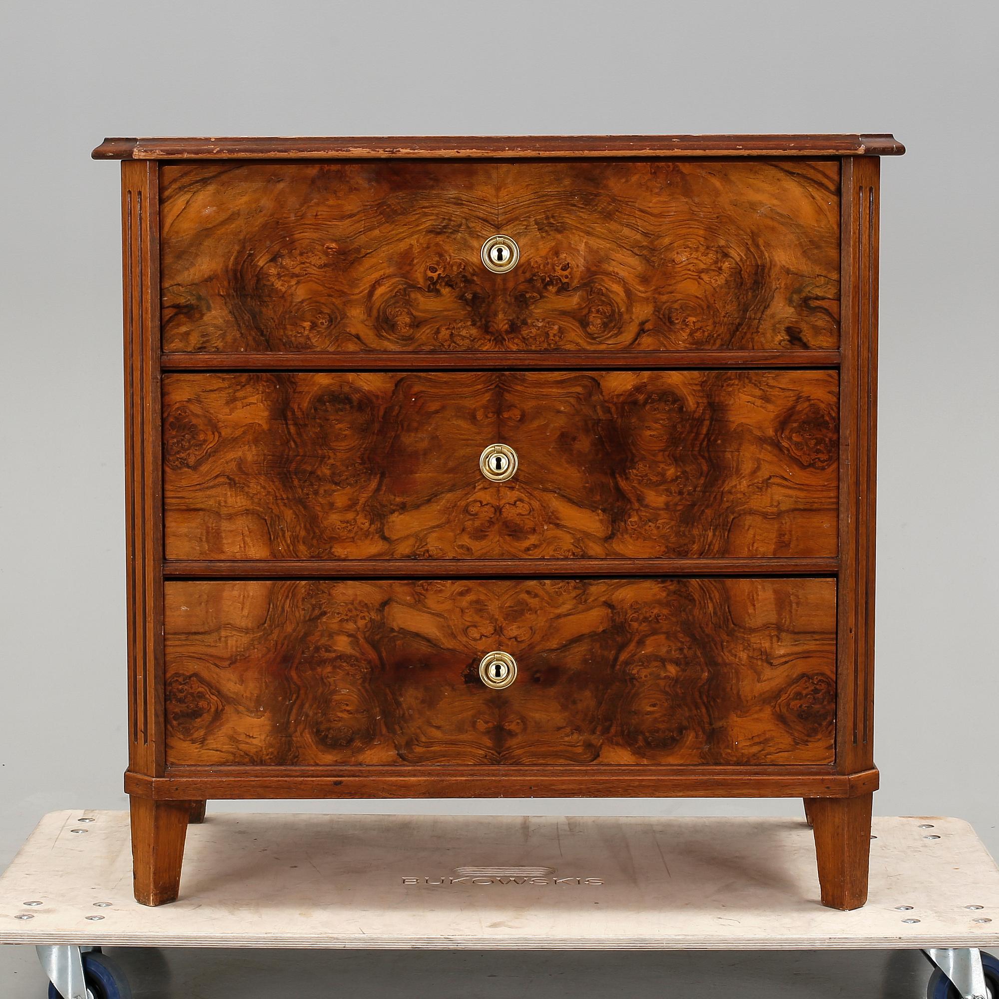 BYRÅ, gustaviansk stil, 1900-talets början.