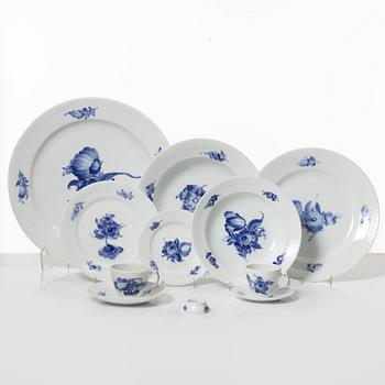 An 85-piece "Blå Blomst' porcelain dinner and cofee service, Royal Copenhagen, Denmark.