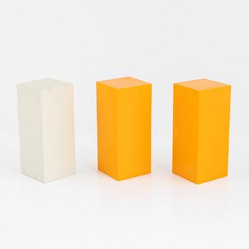 Sivert Lindblom, skulpturer, 5 delar, plast, 3 st stämpelsignerade 1968.