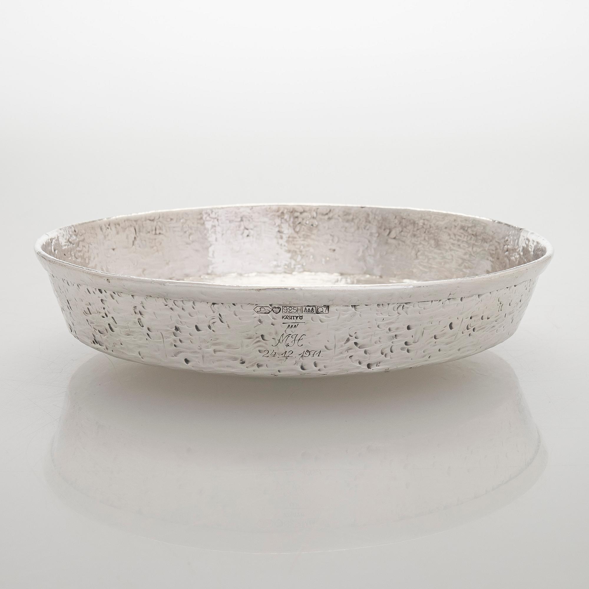 Tapio Wirkkala, skål, sterlingsilver, TW 289, Kultakeskus, Tavastehus 1969. Modellen formgiven 1963.