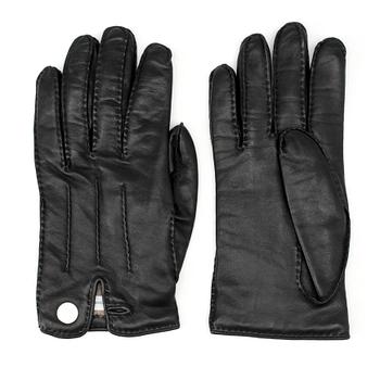 HERMÈS, a pair of black lambskin gloves "Nervures Droites", size 7 1/2.