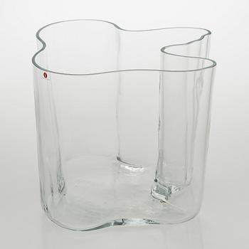Alvar Aalto, vas 3030, signerad Alvar Aalto.
